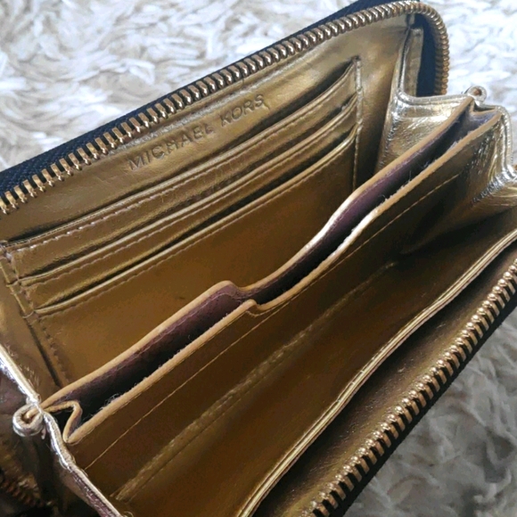 Michael Kors Wristlet - Picture 3 of 3